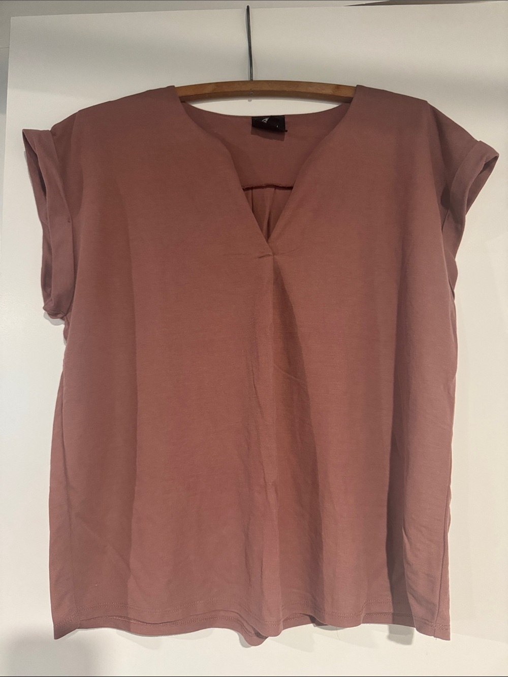 bobeau Mauve V-Neck Cap Sleeve Top